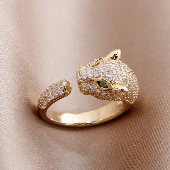 Stunning Panthère Ring Reminds Me of Cartier 🤍 - Picture 9 of 10